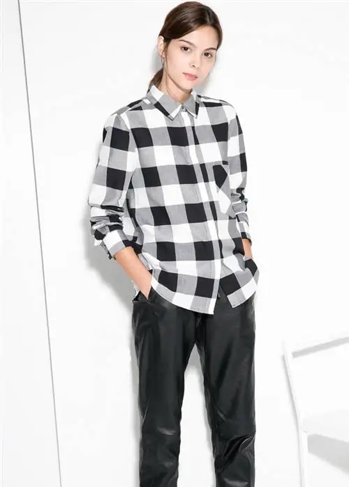 В Mango клетчатая рубашка стоит 9 995 форинтов