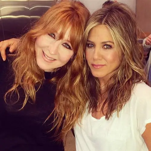 Шарлотта Тилбери с Дженнифер Энистон. Или с кем-то, кто придумал Дженнифер Энистон?