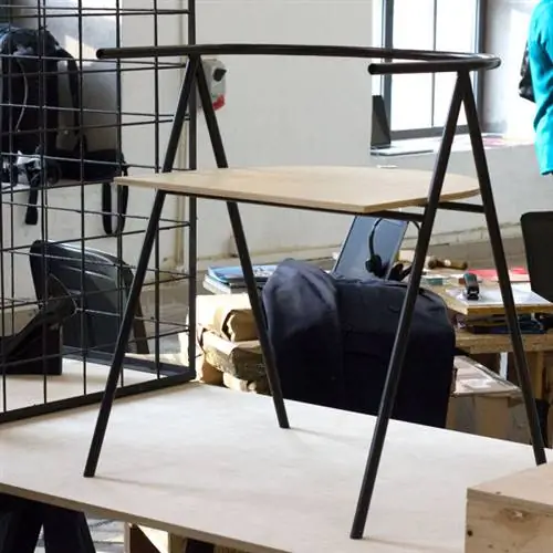 Своей моделью A1 два дизайнера Latko & Fragstein, Михал Латко и Лукаш Фрагштейн, хотели привлечь внимание к старым ремеслам, которые находятся на грани исчезновения в Силезском регионе