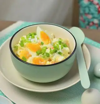 Яблочно-сырно-яичный салат