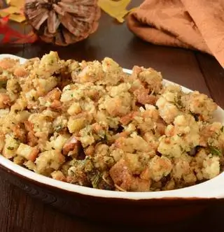 Любители начинки приходят сюда: мы превратили целый противень в еду