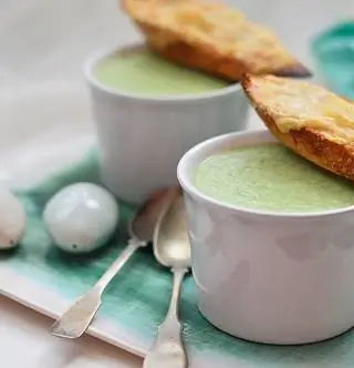 Дешевое лакомство: суп-пюре из брокколи