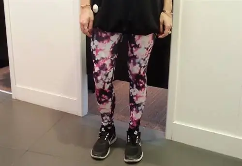 Брюки H&M 5 990 форинтов, низ, облегающая футболка (не видна) 2 990 форинтов, свободный верх 3 990 форинтов