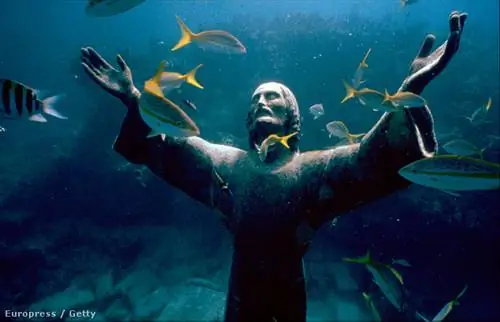 Христос из глубин, Портофино, Италия