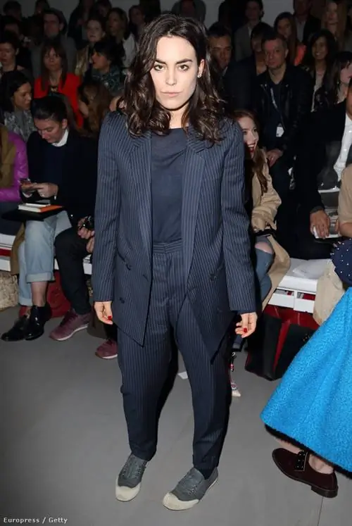 Таллула Харлех даже не заморачивалась с цветами, когда отправилась на Неделю моды в Нью-Йорке