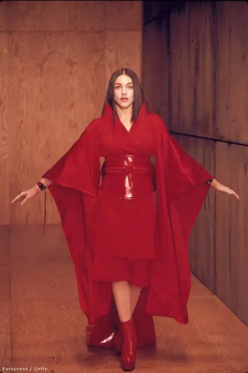 Мадонна уже носила кимоно в девяностых