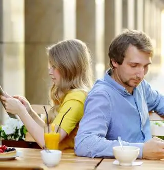 Одиноки в ваших отношениях? Это не должно быть так