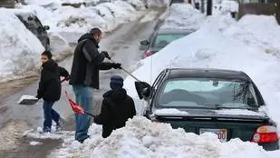 Имейте их при себе, если не хотите пересаживаться на другую машину, когда идет снег