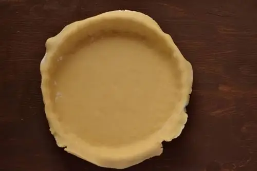 Я выложила форму двумя третями теста