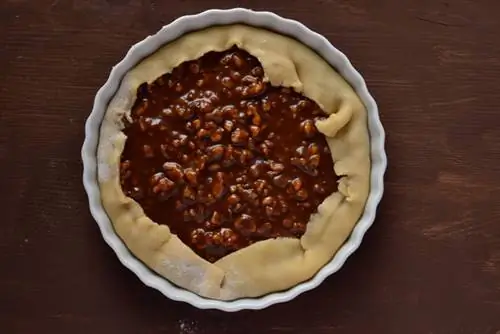 Я выложила начинку и загнула выступающие края