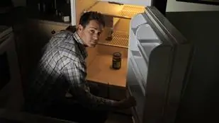 Еда на ночь также вредит вашему мозгу