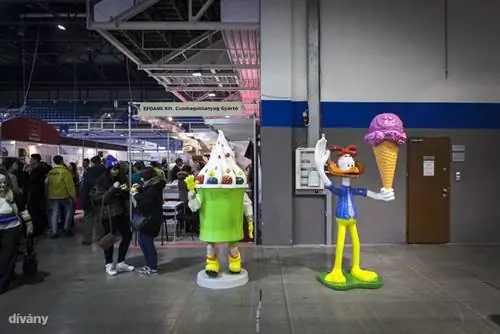 Эта утка, должно быть, съела много конопляного мороженого