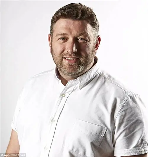 26470CB300000578-2977376-Готовить из него еду Дэн Клюдэрей любит