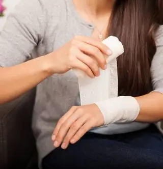 Вы бы заметили, если бы ребенок тайно мучил себя?