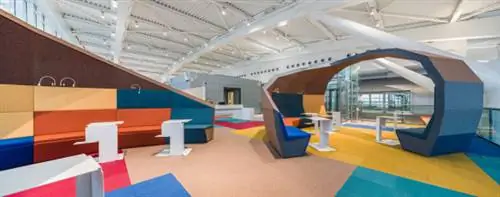 Нет никаких сомнений в том, что залы ожидания - наименее интересные места в аэропортах. Этот факт недавно опровергли два дизайнера Nuca Studio, занимающейся архитектурой и дизайном мебели, Роберт Марин и Ионел Паши