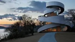 Это действительно романтичная, но не китчевая свадебная часовня