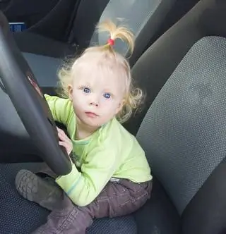 Дети в машине - где сидеть и как ехать