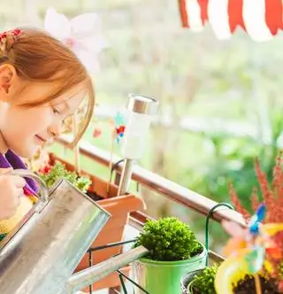 Балкон тоже может быть небольшим садиком