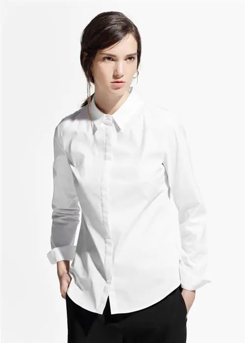 В Mango белые рубашки стоят от 5 995 форинтов