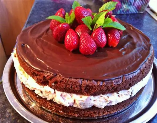 клубничный торт2