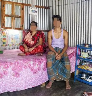 Russell Brand рекламные топы тоже шьют на нищенские зарплаты