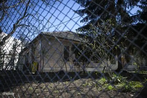 Детский сад на кирпичной улице