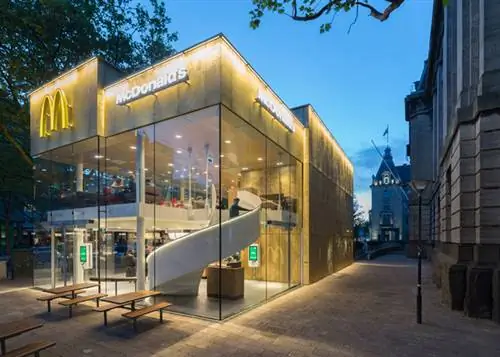 McDonalds-Coolsingel-by-MEI-Architects-and-Planners dezeen 784 9