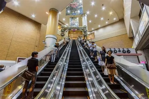 затвор 221975320