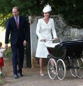 Принцесса Каталин снова пошла на крестины в McQueen