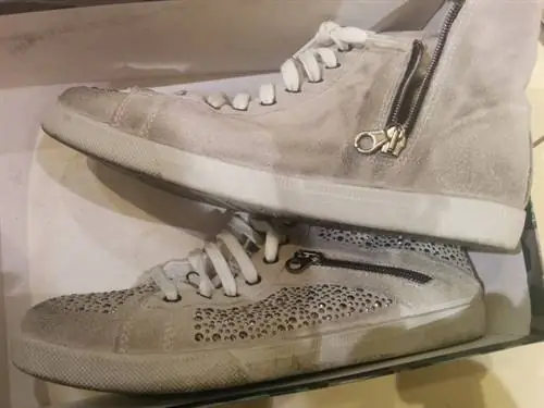 Это не заводская покраска, не специальная нанотехнология. Это просто грязно