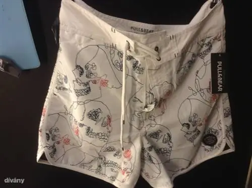 Мы также проверили Pull&Bear. Скидки продолжаются, к счастью, они распространяются и на плавки. В продаже он стоит 5 995 форинтов Мы также проверили Pull&Bear. Скидки продолжаются, к счастью, они распространяются и на плавки. В продаже он стоит 5 995 форинтов