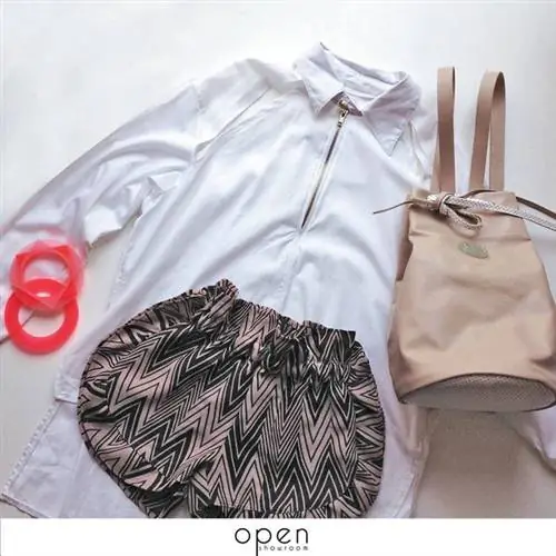 Открытый демонстрационный зал показывает с творческими фотографиями, что вы можете получить от продуктов, доступных в них