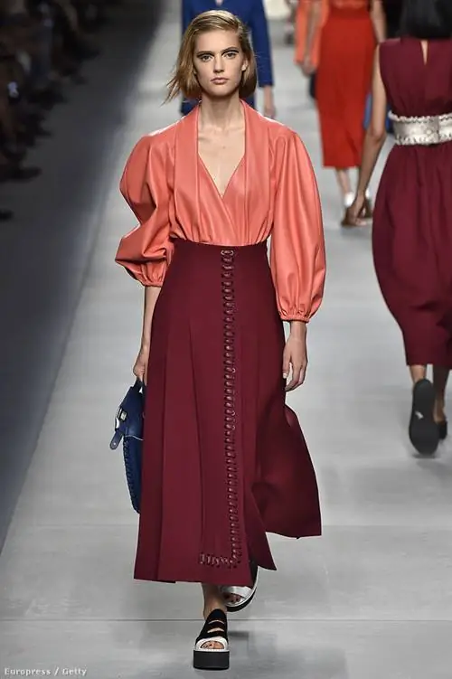 Карл Лагерфельд мыслил в Fendi бордовыми и лососевыми цветами