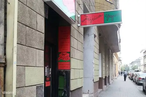 Jajcica по-прежнему занимает свои позиции на улице Дохань Jajcica по-прежнему занимает свои позиции на улице Дохань