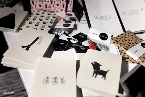 Помимо смартфона хорошим подарком может стать и ноутбук. Некоторые из них стоят всего 700 форинтов, но альбом для рисования, конечно, стоит гораздо больше