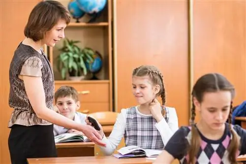 Выбрали бы вы учителя или класс для своего первого ребенка?
