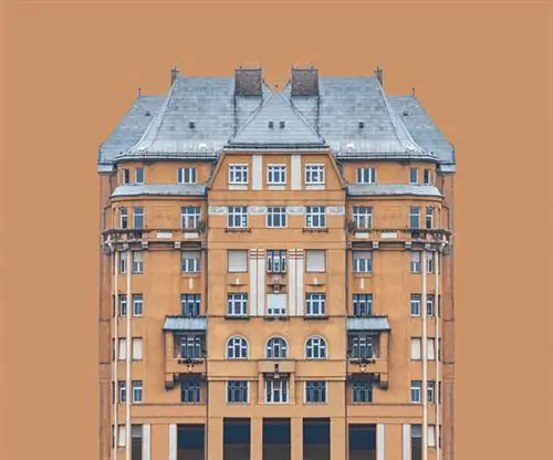 Нет, это не постер фильма Уэса Андерсона. В галерее вы можете увидеть серию фотографий Жолта Глинки «Городская симметрия»!