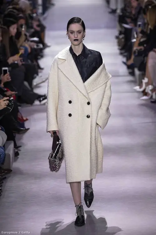 Белая куртка оверсайз от Dior