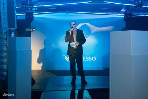 Габор Гундель Такач провел презентацию новой кофемашины Nespresso