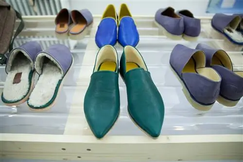 Вы также можете поддержать этическую моду с помощью уникальной кожаной обуви на ногах