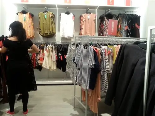 Вы можете взять домой блузки без рукавов от H&M за 1500-3000 форинтов Вы можете взять домой блузки без рукавов от H&M за 1500-3000 форинтов