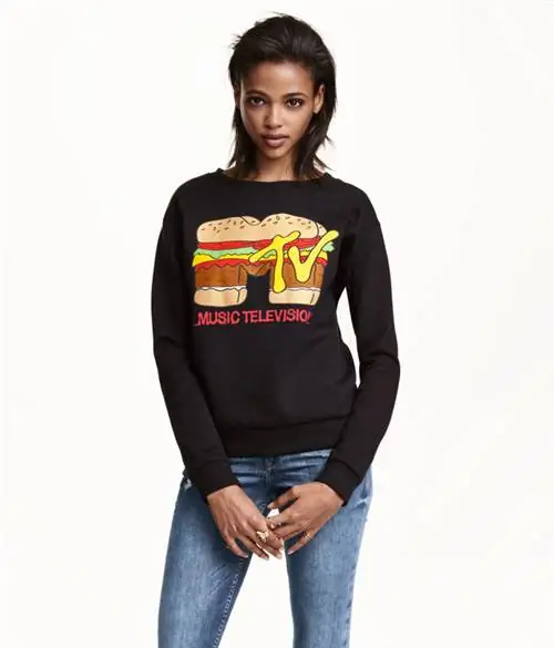 Каждый сезон в женских и мужских отделах H&M появлялись одна-две футболки или свитера с надписями MTV Каждый сезон в женских и мужских отделах H&M появлялись одна-две футболки или свитера с надписями MTV