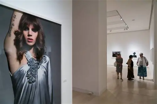 Посмотрите на женщин в Chanel