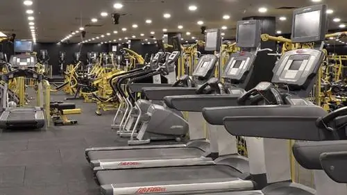 Peak Gym: беговых дорожек как раз хватает Peak Gym: беговых дорожек как раз хватает