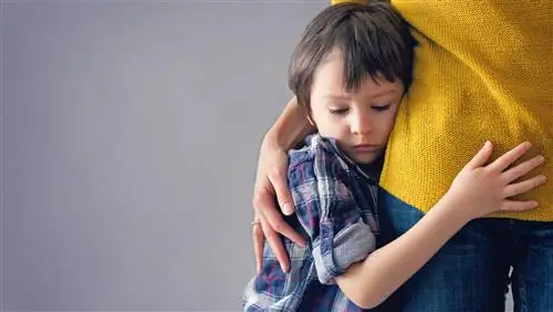 Нормально ли, что ребенок стесняется? Зависит от