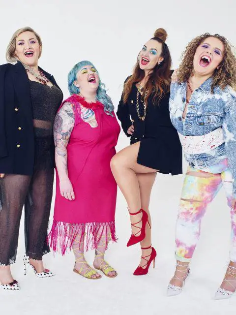 Plus Equal рекламирует модные и забавные модели