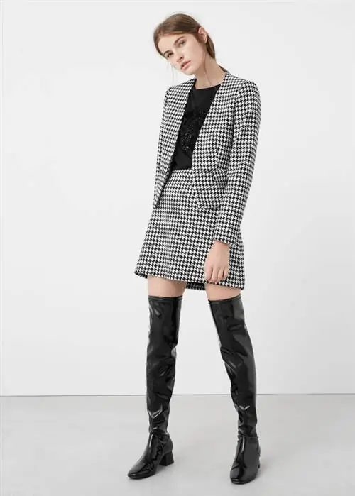 Сапоги из лакированной кожи стоят в Mango 15 995 форинтов