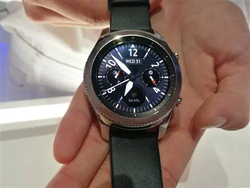 Почему весь мир без ума от умных часов?