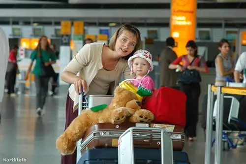 Если, например, мы знаем, что у нас будет много вещей, давайте заранее узнаем, где мы сможем взять такую багажную тележку в аэропорту