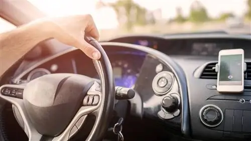 Это не такси, а аренда автомобиля с водителем